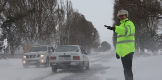 Se circulă în condiții de iarnă