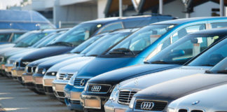 Fiscul scoate la vânzare autoturisme la jumătate de preț – Cu cât se vinde o Toyota Rav sau o Dacia Logan