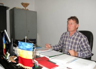 „Introducerea gazelor este singura investiţie care mai lipseşte pentru ca în comuna Fălcoiu condiţiile de viaţă să fie ca la oraş” – ne spune PETRIŞOR ALEXANDRU, primarul comunei FĂLCOIU