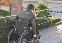 Drepturile persoanelor cu handicap din Olt, încă respectate doar pe hârtie