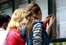 Dificultăți pentru elevi la matematică și istorie