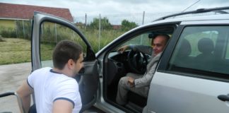 Mii de persoane cu handicap din Olt au beneficiat de roviniete gratuite și de legitimații de transport
