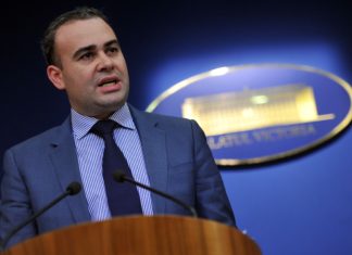 Darius Vâlcov și-ar fi plagiat teza de doctorat în finanțe. Rectorul ASE propune retragerea titlului