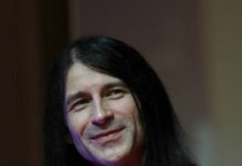 ”Nu doresc să lezez sentimentele nimănui”. Despre antroposofie, cu solistul Sarmalelor Reci