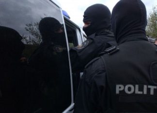 Olt: percheziții într-un dosar de trafic de persoane și proxenetism