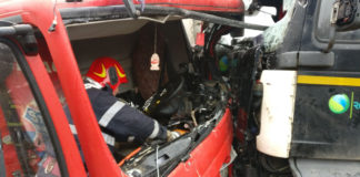 Olt: Bărbat încarcerat în urma unui accident între două autocamioane