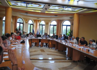 Primăria Slatina va premia cu câte 1.000 de lei pe cei nouă elevi care au avut media 10 la Evaluarea Națională