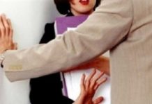 S-a VOTAT! Hărțuirea sexuală și psihologică au devenit INFRACȚIUNI, iar amenzile sunt usturătoare