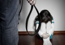 O îngrijitoare din Olt a bătut o fetiţă cu dizabilităţi. Femeia riscă să-și piardă locul de muncă