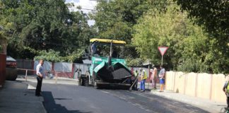 Două străzi din Caracal, asfaltate. Lucrările continuă