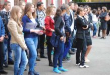 Guvernul a majorat bursele sociale „Bani de liceu”. Ce sumă vor primi elevii lunar