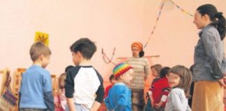 REVOLTĂTOR! Fetiță PLINĂ DE VÂNĂTĂI, după ce a fost AGRESATĂ de educatoare la o grădiniță din Caracal. S-a deschis DOSAR PENAL