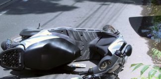 O femeie din Caracal a furat un moped și a produs un accident