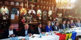 Ședință a politicienilor în Biserică, pentru referendum. Prezenți, miniștri și primari PSD, PNL