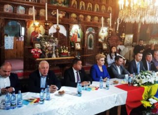 Ședință a politicienilor în Biserică, pentru referendum. Prezenți, miniștri și primari PSD, PNL