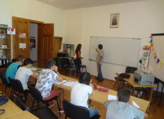Tabără de matematică la Centrul Social din Grădinari al Arhiepiscopiei Craiovei