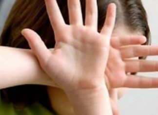 Îngrijitoarea din Olt acuzată că a bătut o fetiță cu dizabilități, sancţionată cu desfacerea contractului de muncă