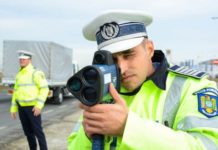 La drum, fără permis de conducere și cu mopedul neînmatriculat