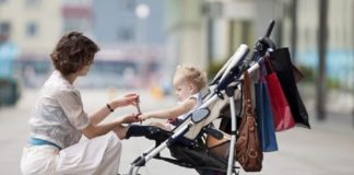 Zeci de mame din Olt au încasat ilegal bani pentru creșterea copilului