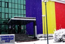 Drapelul național, amplasat de CJ Olt pe fațada instituției