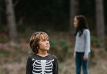 CAPCANELE INTERNETULUI : REȚELELE DE SOCIALIZARE