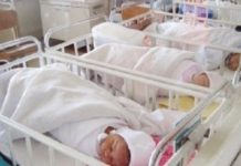 Caz ULUITOR – Un bebeluș s-a născut cu șase degete la mâini și picioare