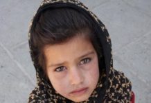 Noi, doi-trei dăm zece mii