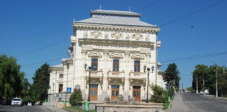 Regal teatral la Caracal, în cadrul Festivalului de Comedie, ediţia a XX-a