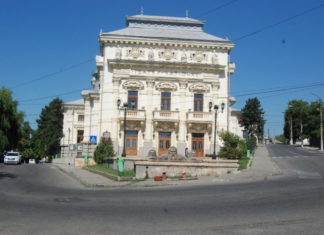 Regal teatral la Caracal, în cadrul Festivalului de Comedie, ediţia a XX-a