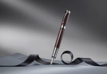 SONDAJ: Doar 3 din 10 români mai scriu de mână scrisori sau felicitări