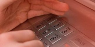 Ce se întâmplă când apeși ”cancel” de două ori atunci când ești la bancomat