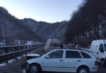 Două copile și doi adulți din județul Olt, răniți într-un accident pe Valea Oltului