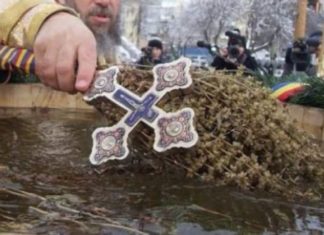 Conform tradiției, de Bobotează sunt interzise certurile în casă şi nu se dă nimic cu împrumut