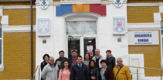 Jurnaliștii olteni au schimbat pixurile cu pistoale