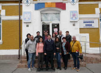 Jurnaliștii olteni au schimbat pixurile cu pistoale