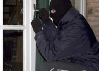 Doi bărbați din Slatina, prinși la furat