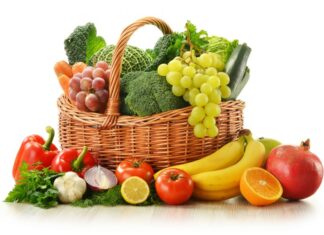 Fructele şi legumele colorate scad riscul de cancer colorectal. Dieta care previne afecţiunea malignă