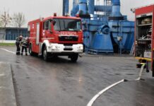 Geam desprins de la acoperiș, pericol pentru slătineni