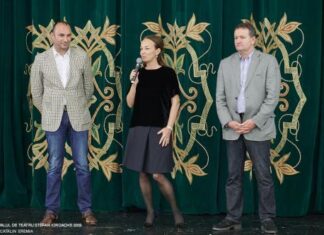 S-a tras cortina peste Regalul Teatral de la Caracal