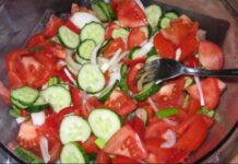 Atenţie! Nu este bine să mâncăm roşii cu castraveţi. Până acum nu s-au ştiut motivele