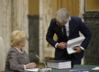 Apocalipsa bugetarilor vine în iulie: concedieri, tăieri de sporuri şi reducerea deplasărilor