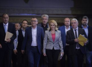 A prins contur o nouă tabără în PSD, care ar putea vota moţiunea de cenzură a Opoziţiei. Planul: instalarea lui Mihai Tudose ca premier