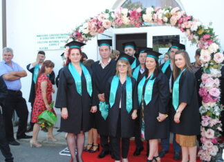 72 de absolvenți ai USAMV Slatina au spus adio Facultății