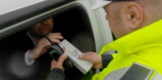 Șofer reținut de polițiștii din Olt. A fost prins beat la volan și cu permisul suspendat