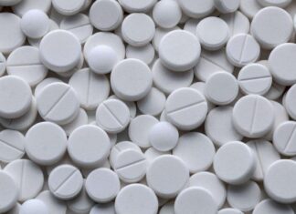 Un medic cardiolog avertizează în legătură cu obiceiul de a lua o aspirină pe zi