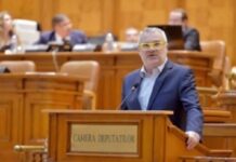 Gigel Ştirbu (PNL), după ce a făcut senzaţie la citirea moţiunii de cenzură cu ochelarii galbeni: ‘Îmi pun cercel și îmi iau și trotinetă’