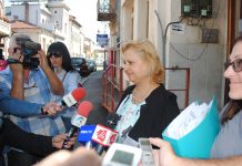 Judecătoria Slatina a decis: Sorina poate părăsi ţara cu părinții adoptivi