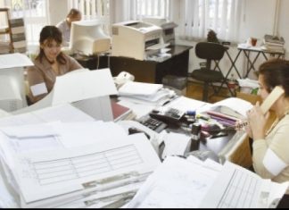 Guvernul PNL taie posturi de la Ministerul Muncii