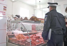 Zeci de comercianți de produse de origine animală din Olt, amendați drastic