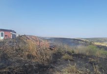 Incendiu în Brebeni. Arde câmpul
